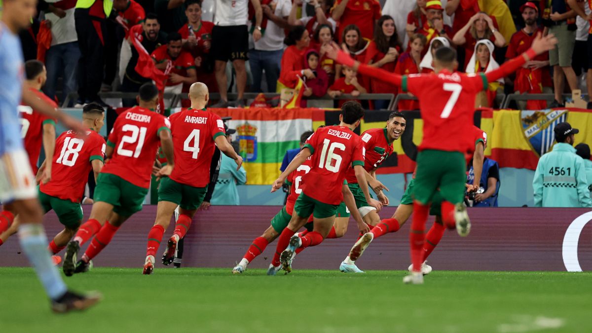Los jugadores de Marruecos celebran un gol 