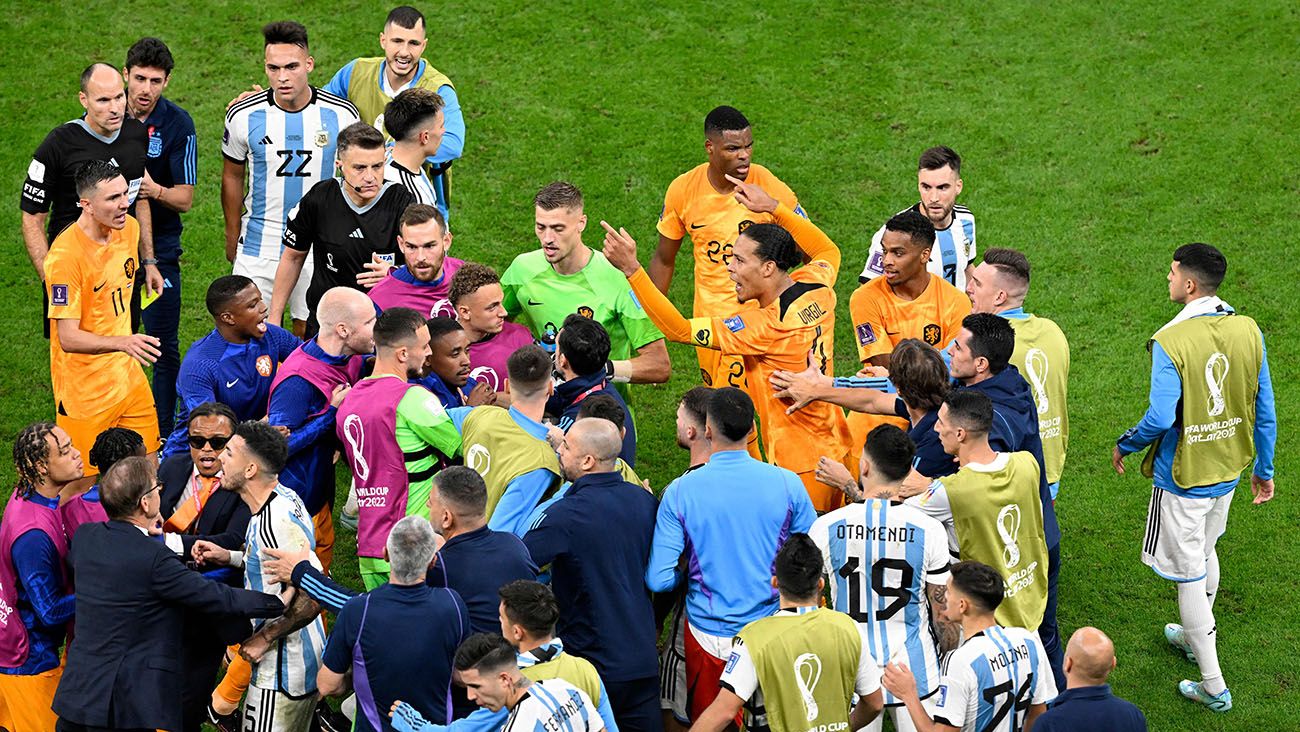 Players from Argentina and the Netherlands discuss during the match