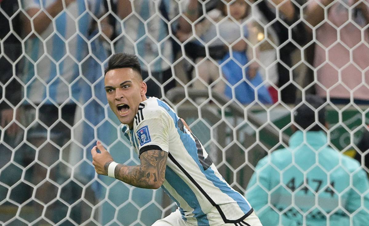 Lautaro Martínez in a match v Netherlands