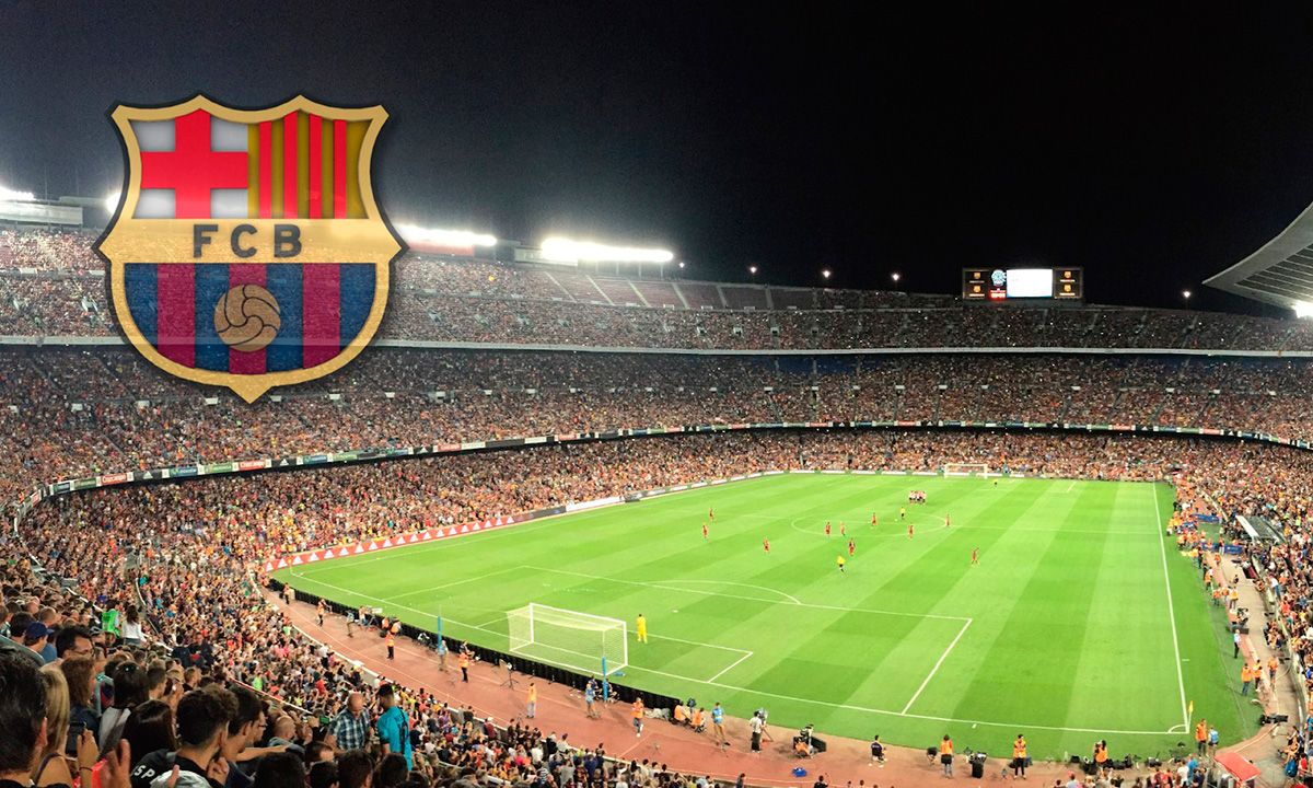 El Camp Nou con un escudo del Barça