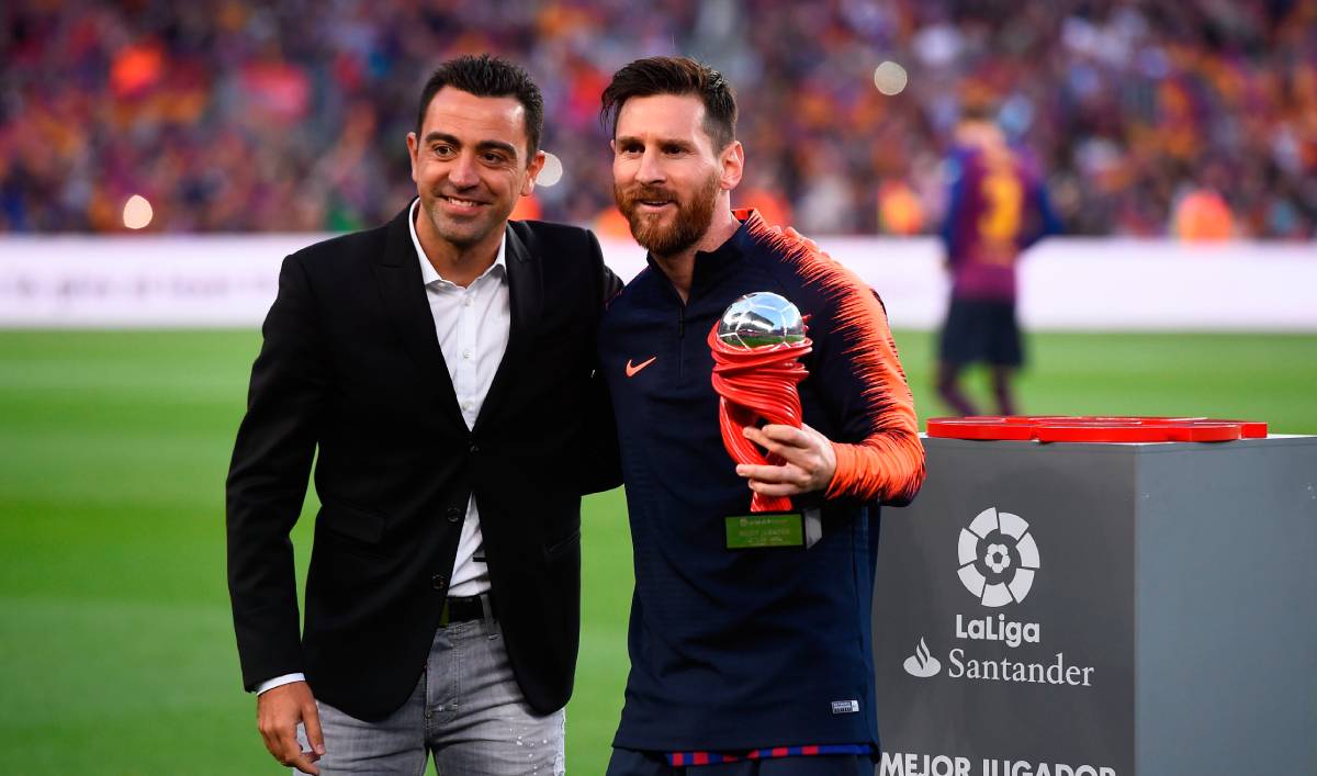 Xavi Hernández and Lionel Messi