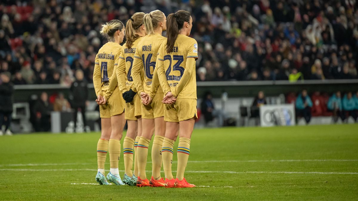 Las jugadoras del Barça antes de un partido de Champions League