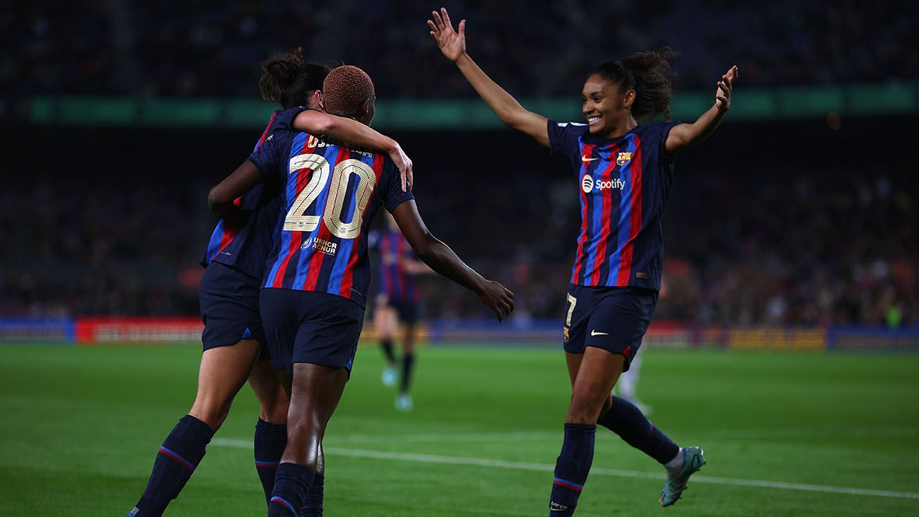 Jugadoras del FC Barcelona Femení festejan uno de sus goles al Rosengard