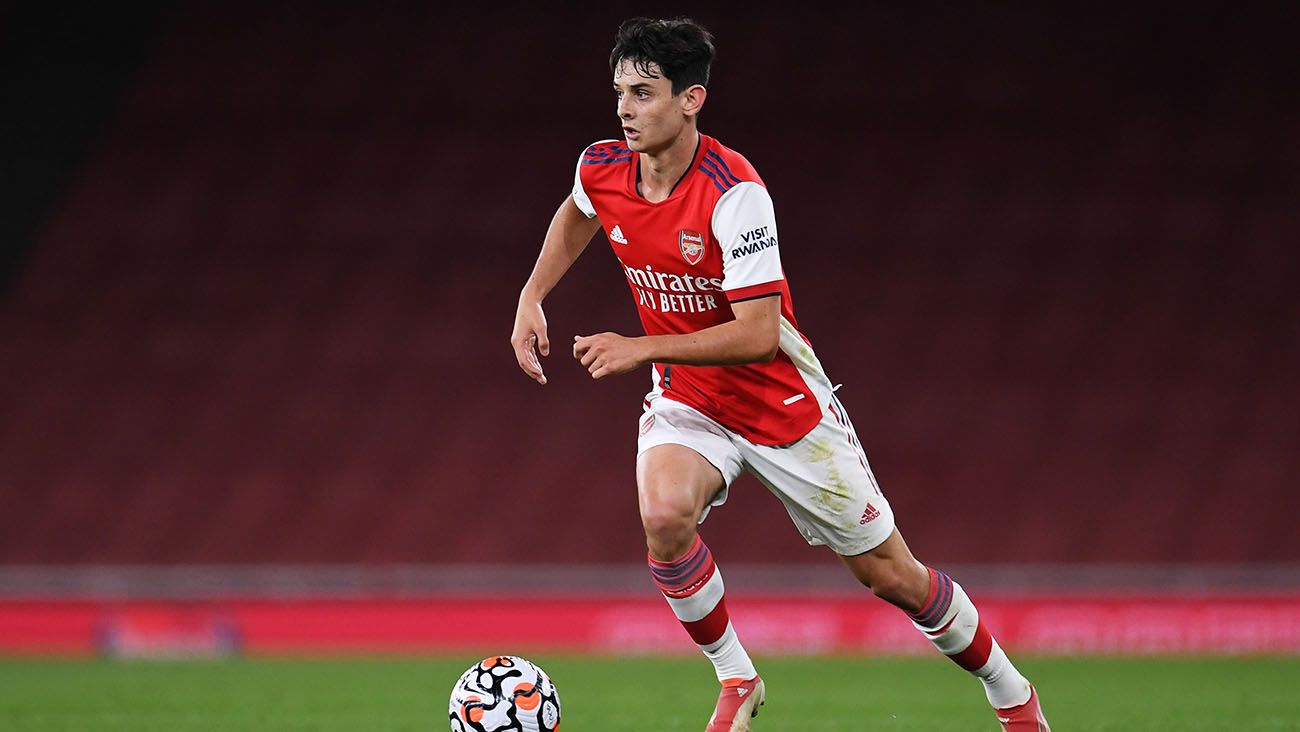 Arsenal pursue promising 19-year-old Argentinian midfielder