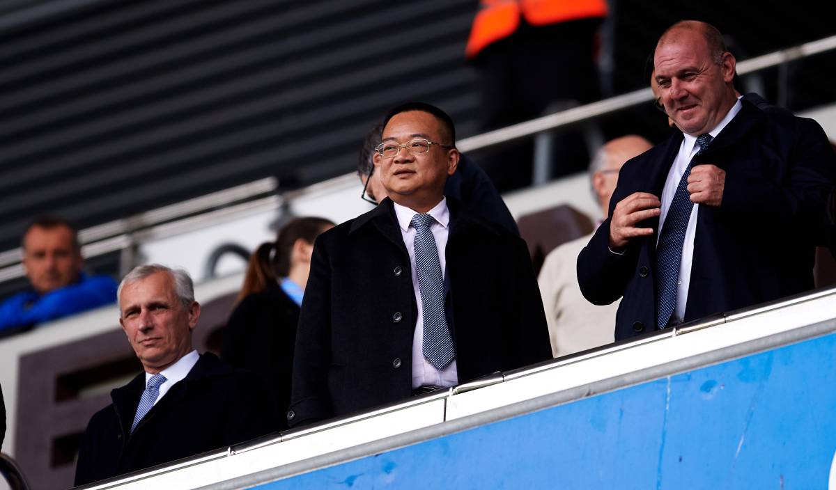 Chen Yansheng, en el palco durante un partido ante el Atlético