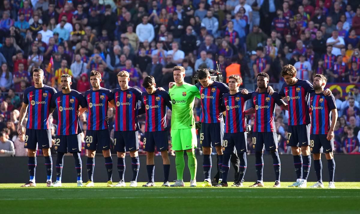 Jugadores del Barça antes del derbi catalán