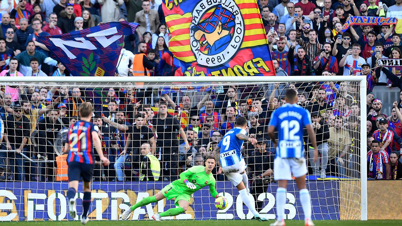 Joselu convirtió de penalti el empate ante el FC Barcelona (1-1)