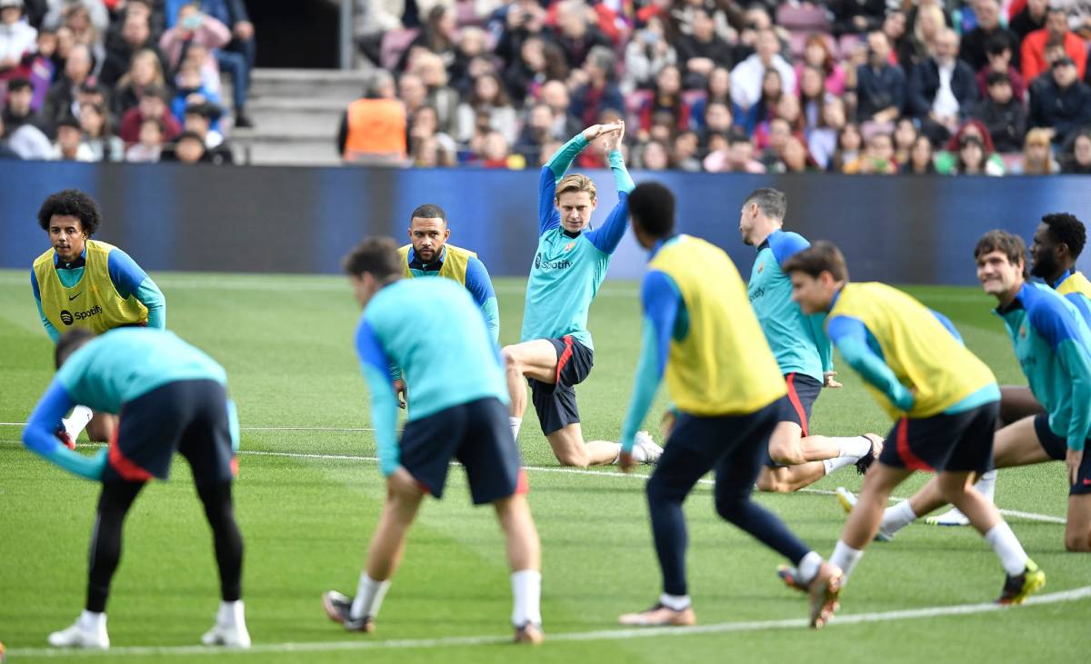 Estiramientos en el centro del campo