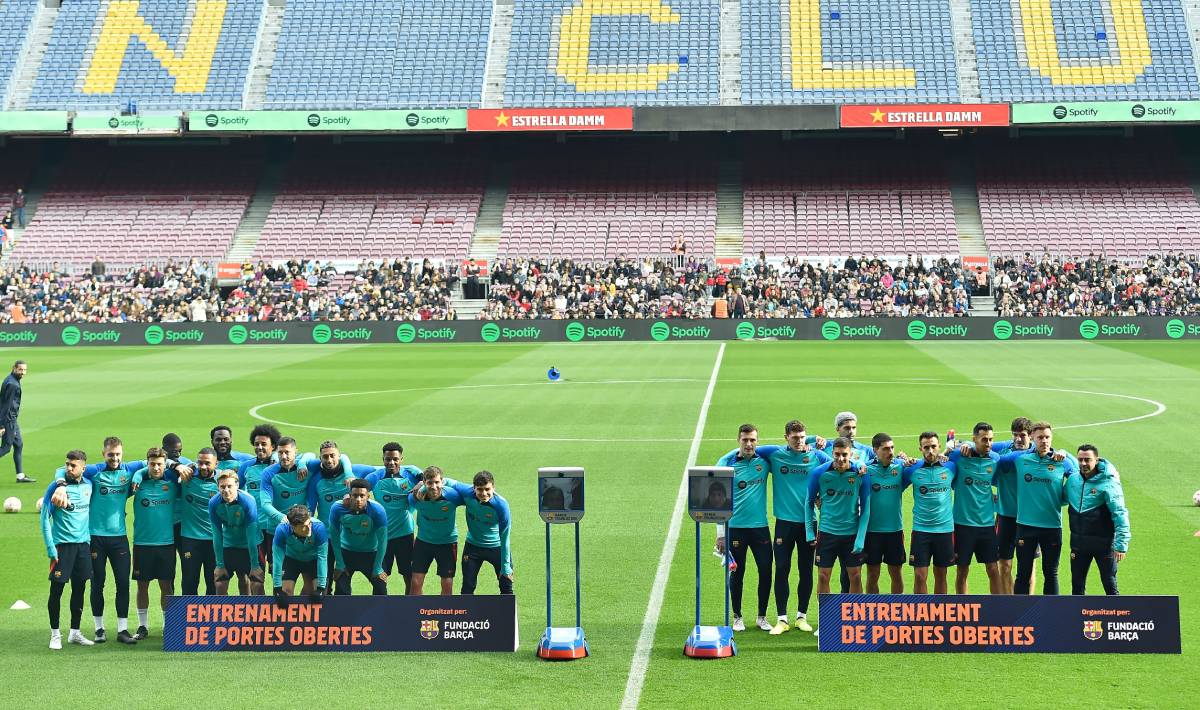 El Barça posa antes del entrenamiento