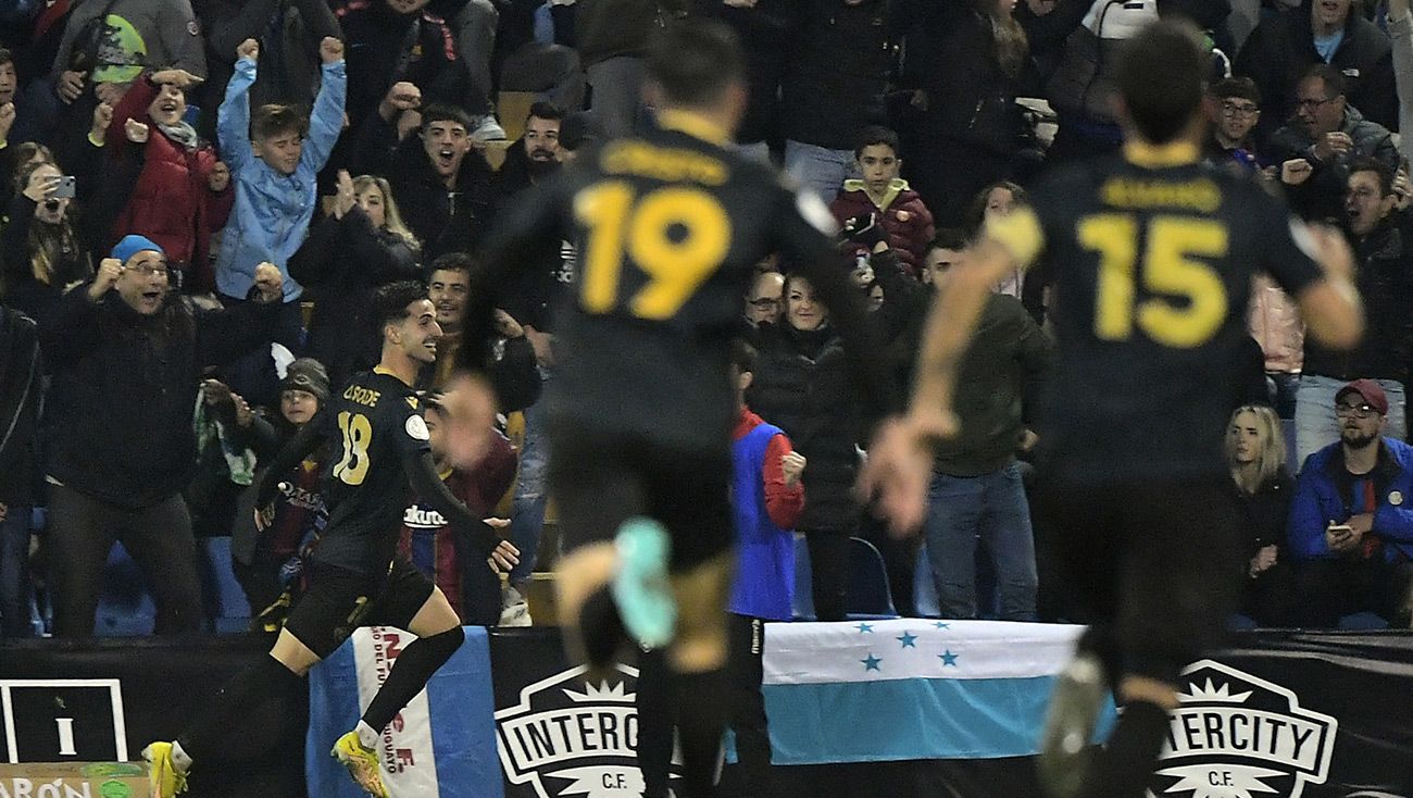 Oriol Soldevila celebrando un gol en Copa del Rey
