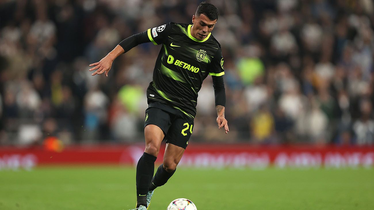 Pedro Porro in a match with Sporting Clube de Portugal