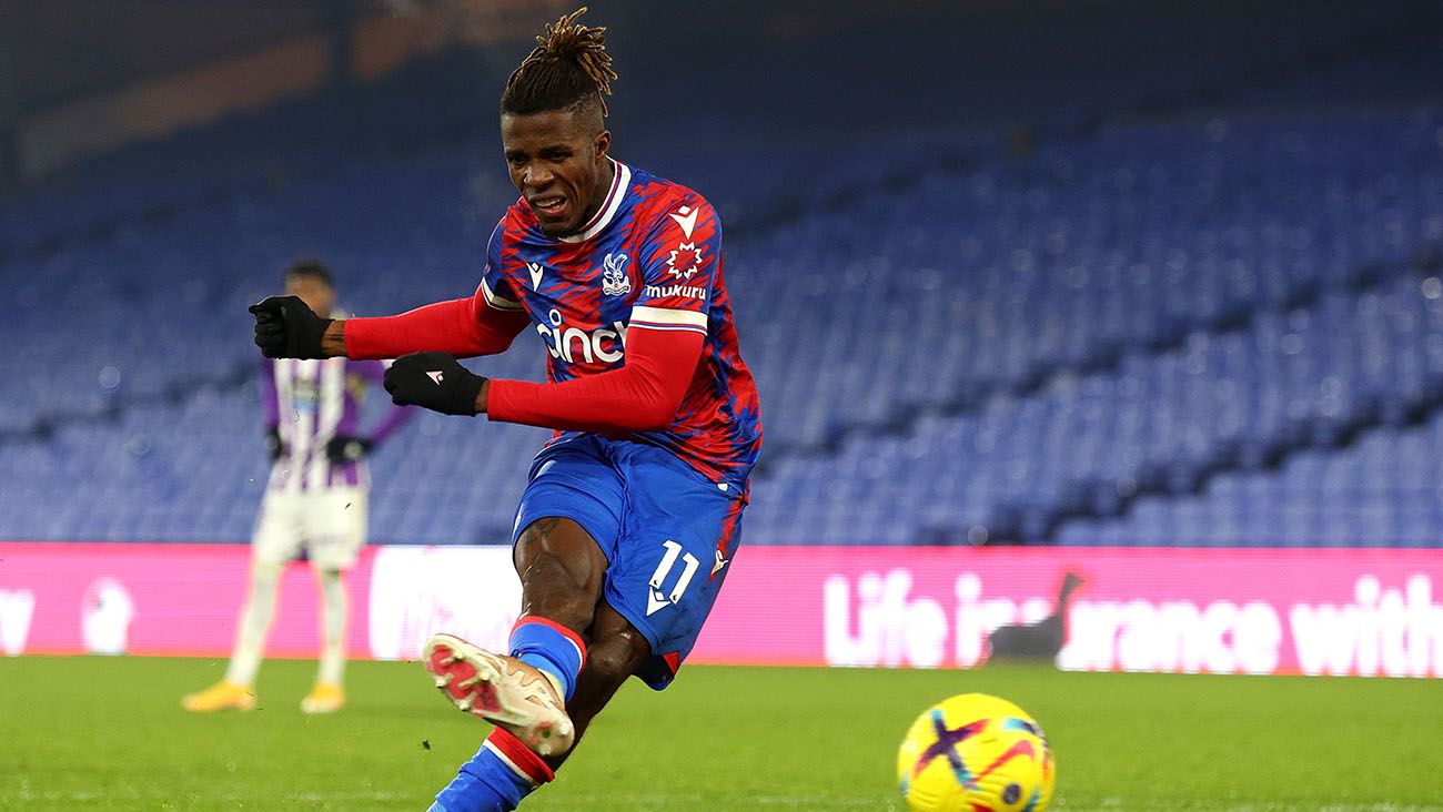 Wilfried Zaha en un partido con el Crystal Palace