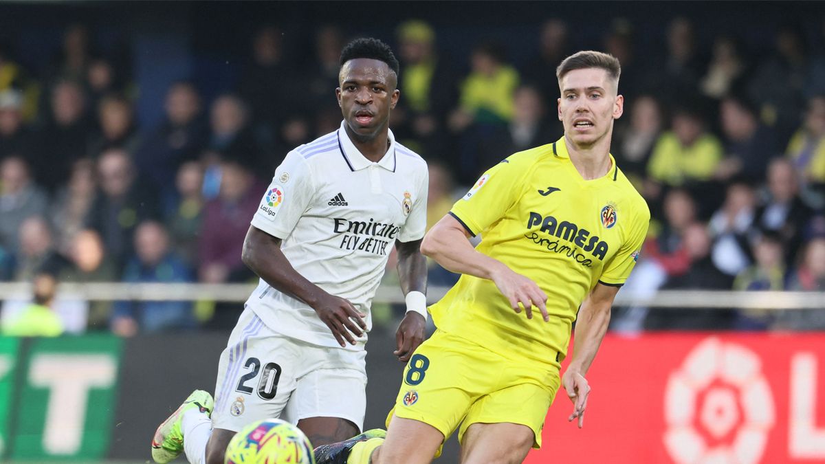 Juan Foyth en un duelo con Vinicius Jr