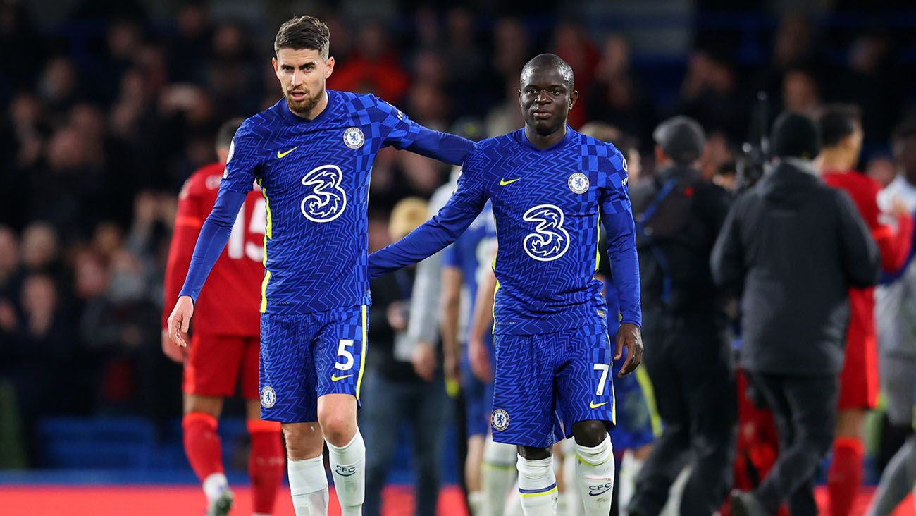 Jorginho and N'Golo Kanté in a match with Chelsea