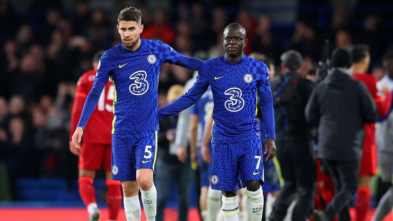 Jorginho y N'Golo Kanté en un partido con el Chelsea