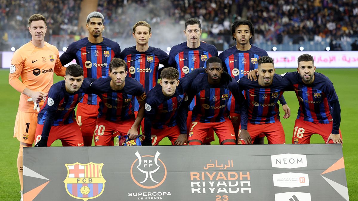 Los jugadores del Barça antes de la semifinal de la Supercopa