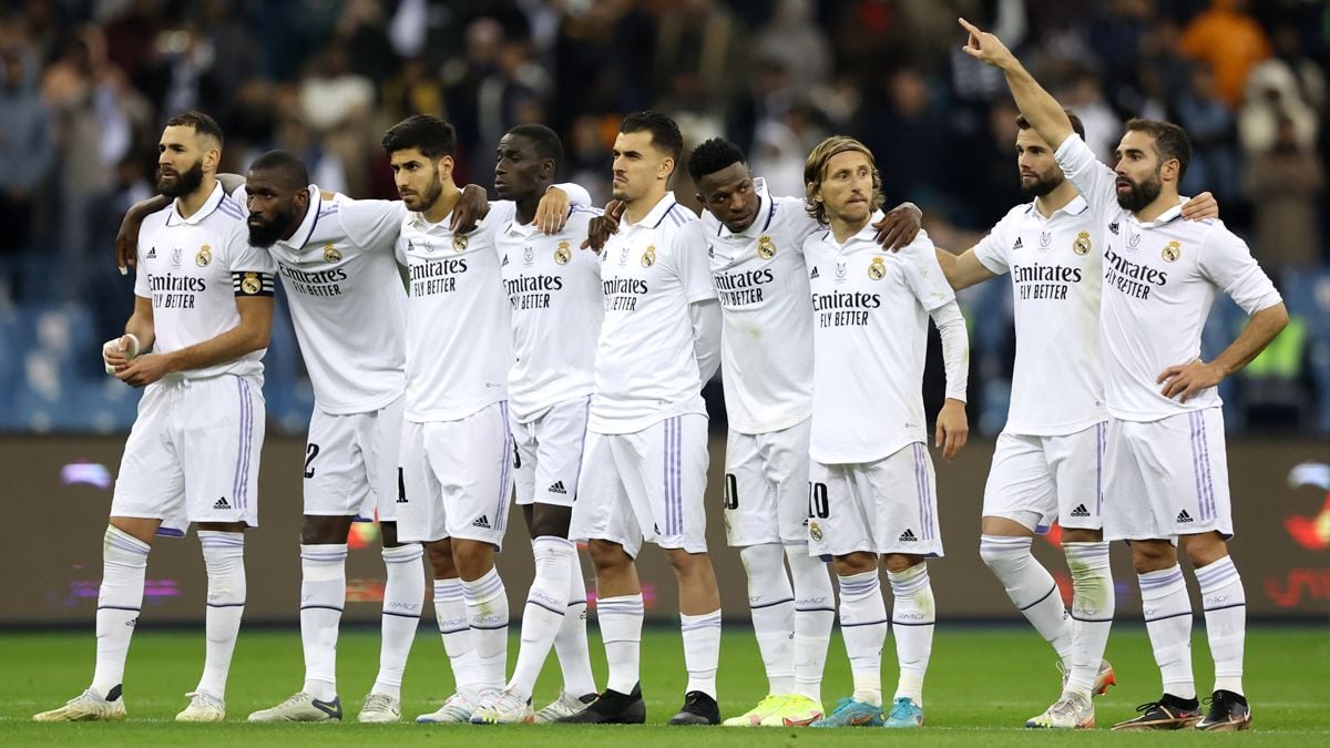Los jugadores del Real Madrid en una tanda de penaltis