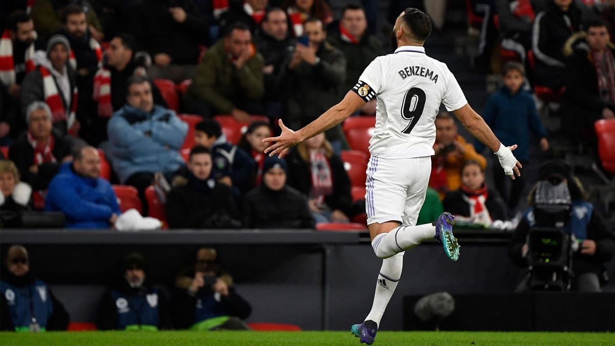 Karim Benzema celebra un gol en San Mamés