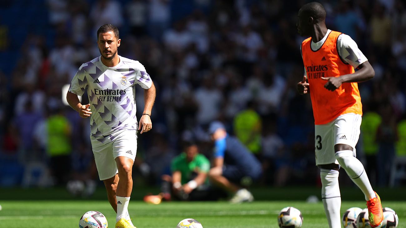 Eden Hazard en un calentamiento con el Real Madrid