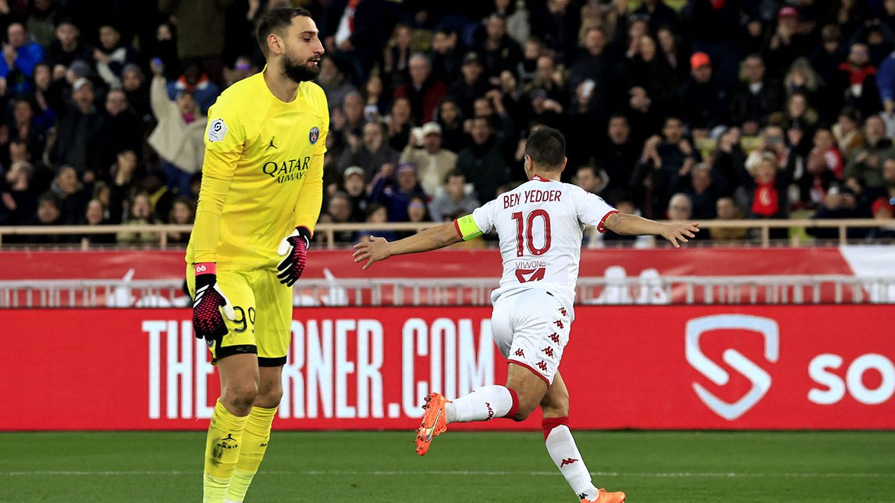 Gianluigi Donnarumma laments after a goal by Wissam Ben Yedder