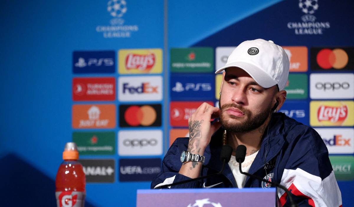 Neymar, durante una rueda de prensa