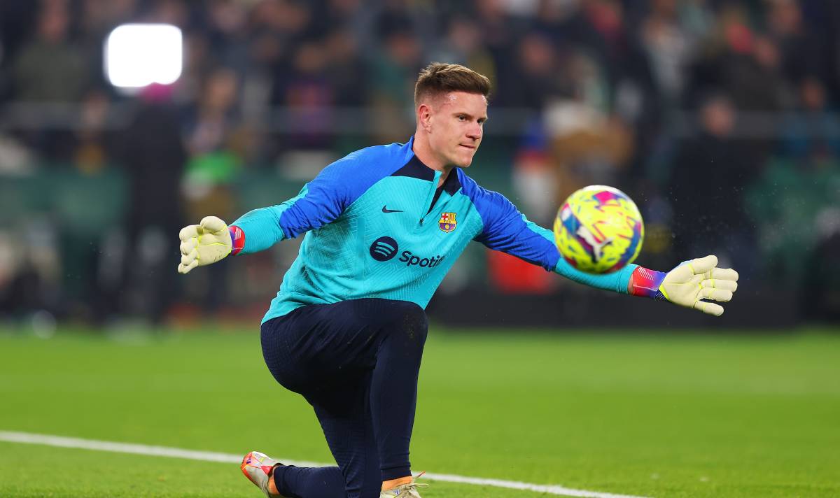 Ter Stegen warms with Barça