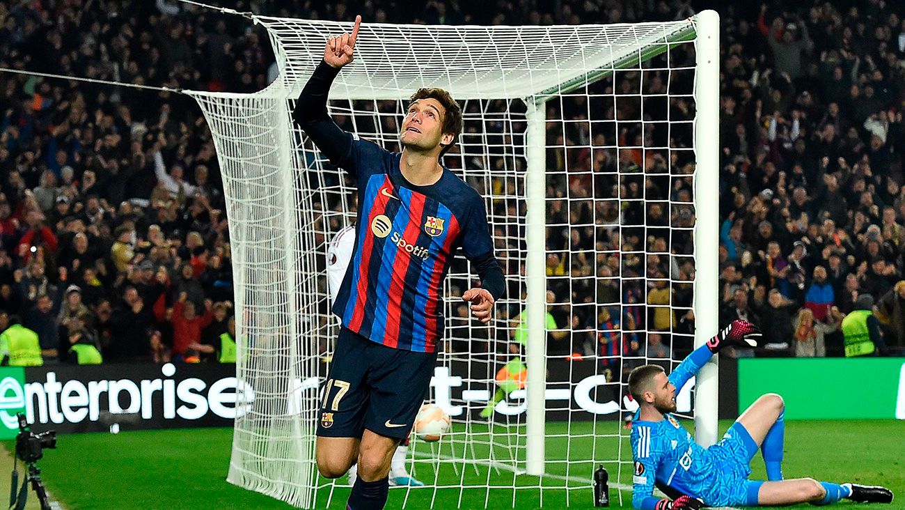 Marcos Alonso celebrando su gol ante el United