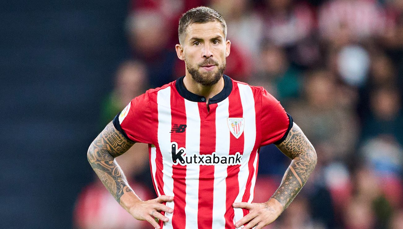 Inigo Martínez durante un partido con el Athletic