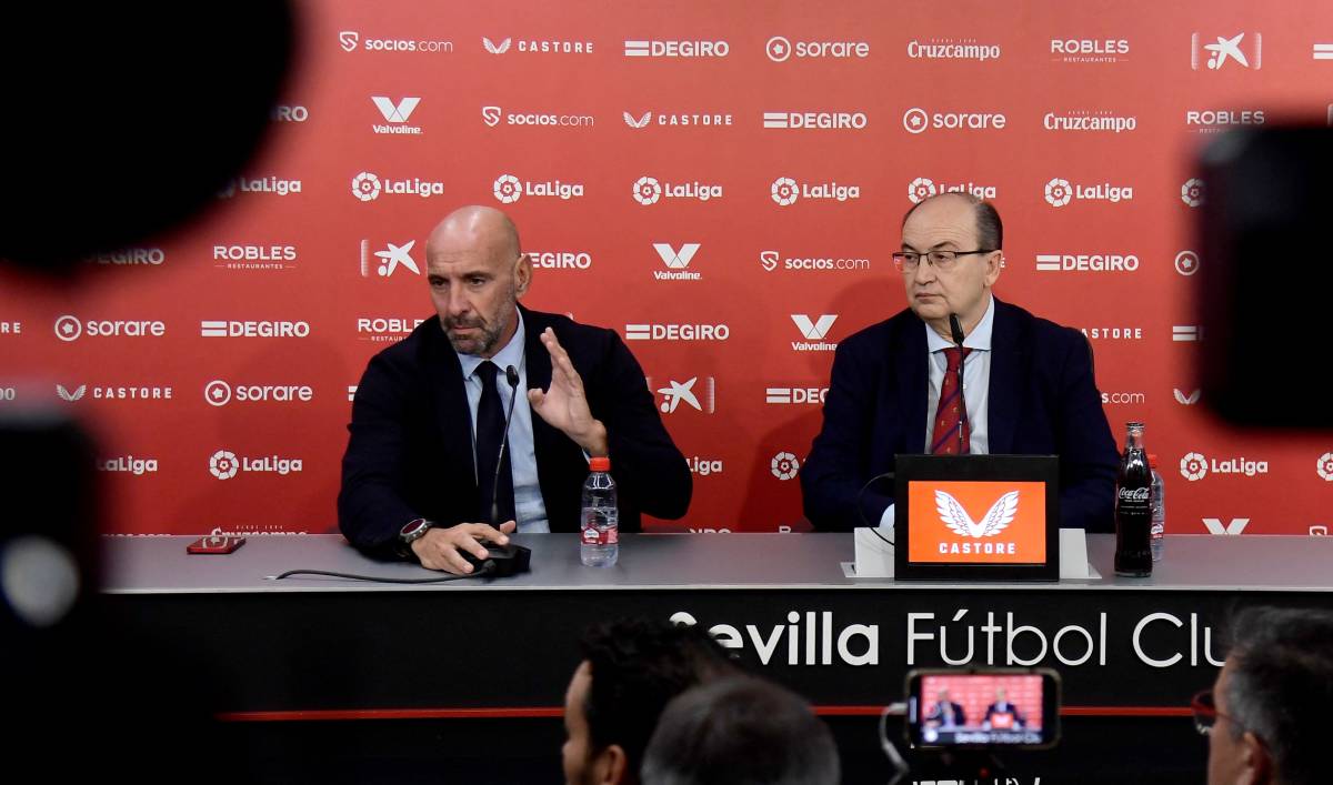 Ramón Rodríguez Vallejo 'Monchi' and José Castro in a press conference