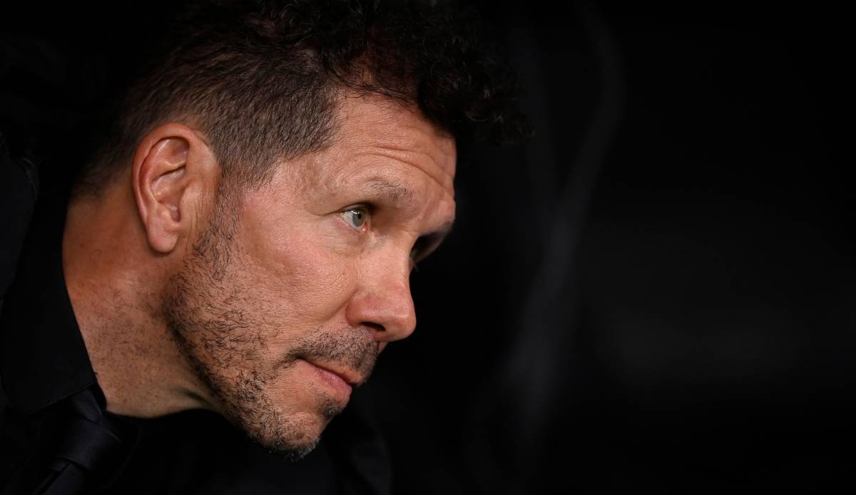 Simeone, durante un partido ante el Madrid