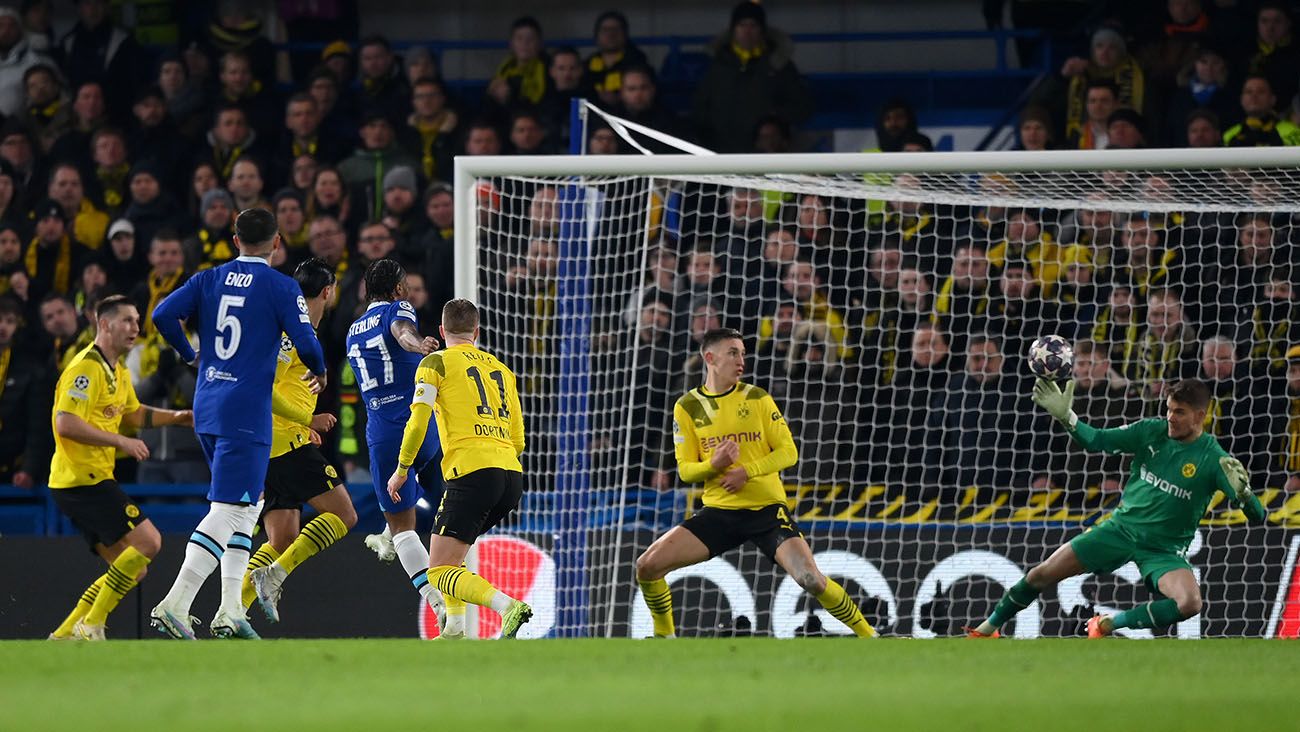 Raheem Sterling converted the first goal for Chelsea-Dortmund (1-0)