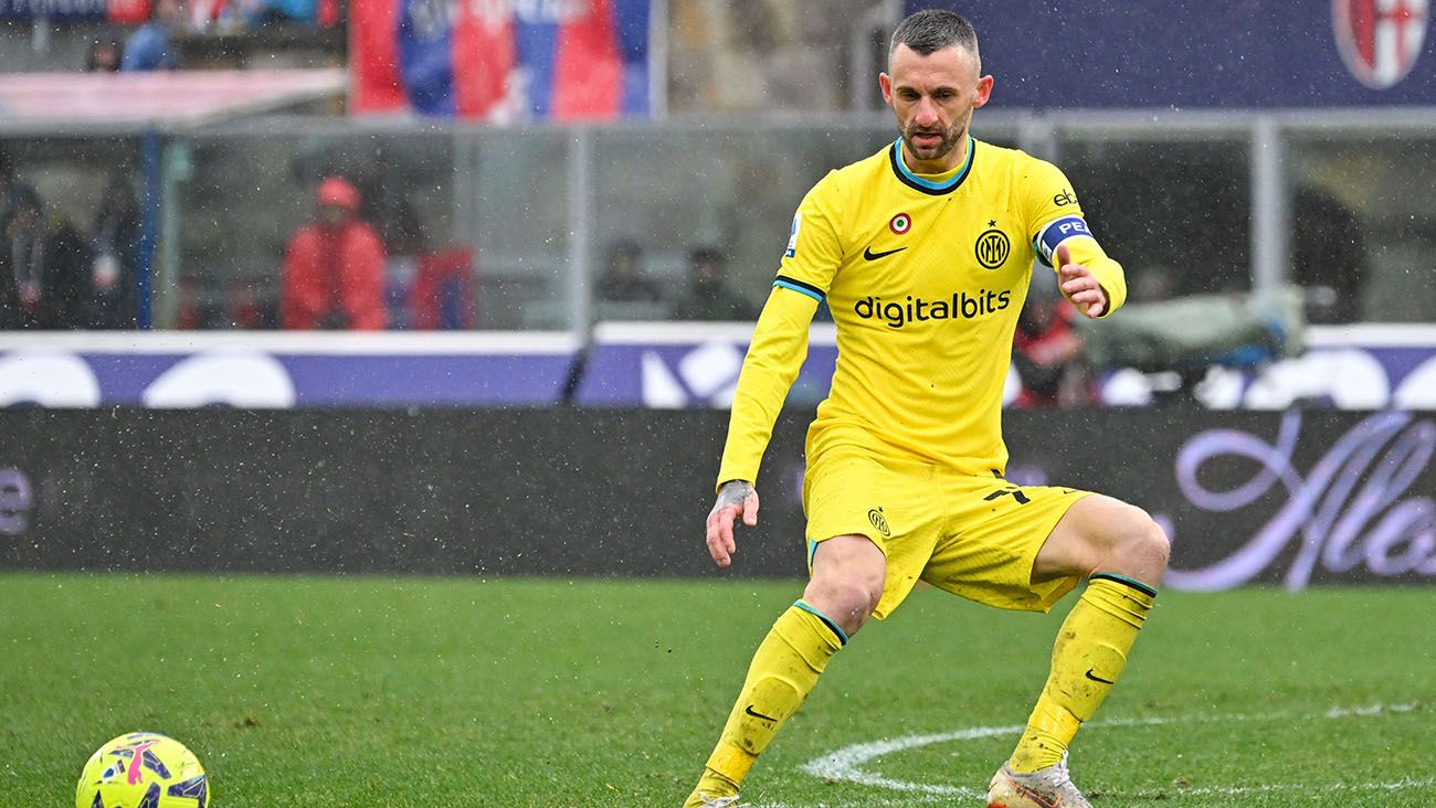 Marcelo Brozovic en un partido con el Inter de Milán