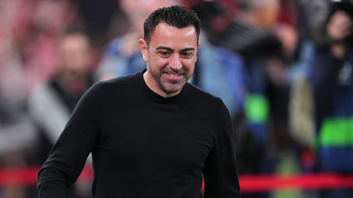 Xavi Hernández en el estadio San Mamés