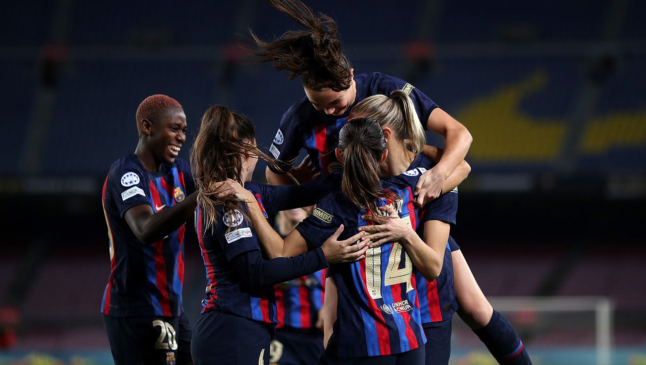 Jugadoras del FC Barcelona celebran un gol