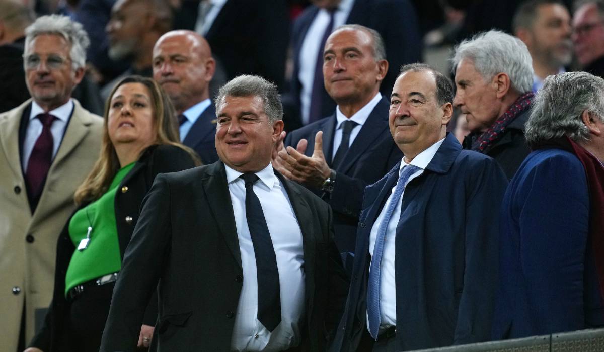 Laporta attends a match vs Real Madrid