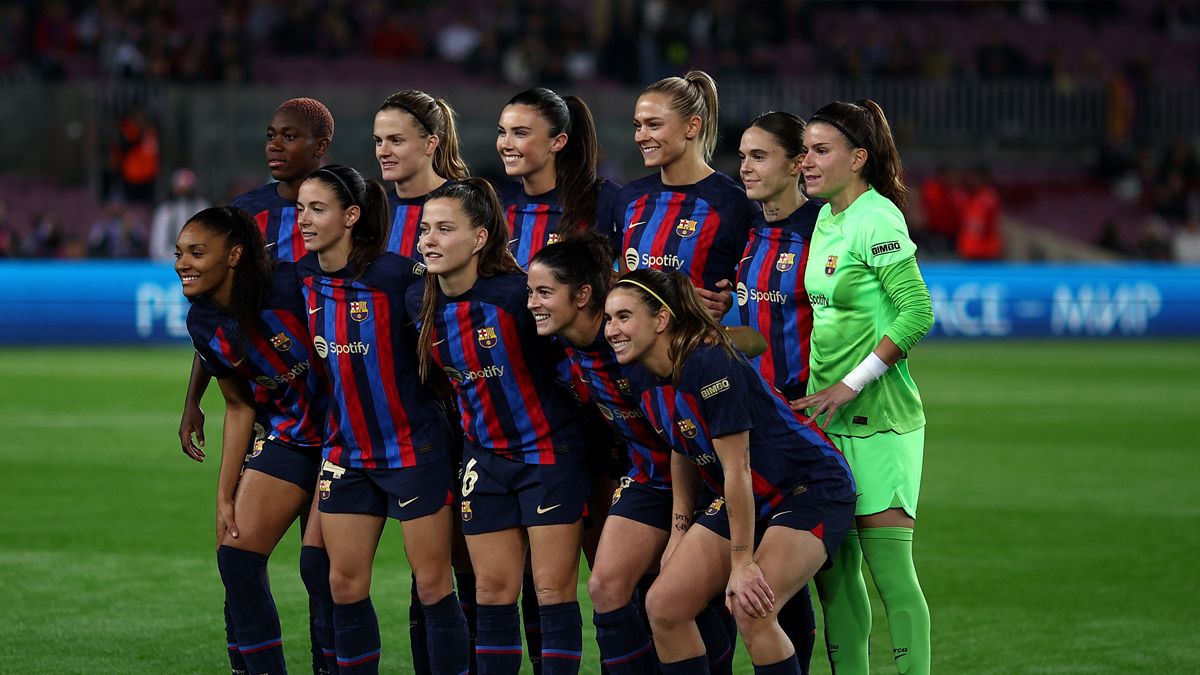 Las jugadoras del Barça antes de un partido de Champions League