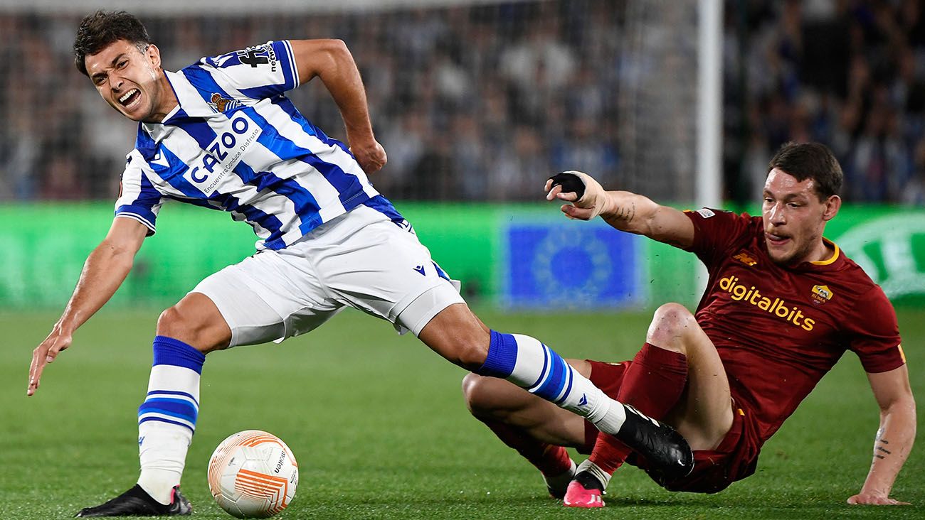 Martín Zubimendi durante el Real Sociedad-AS Roma