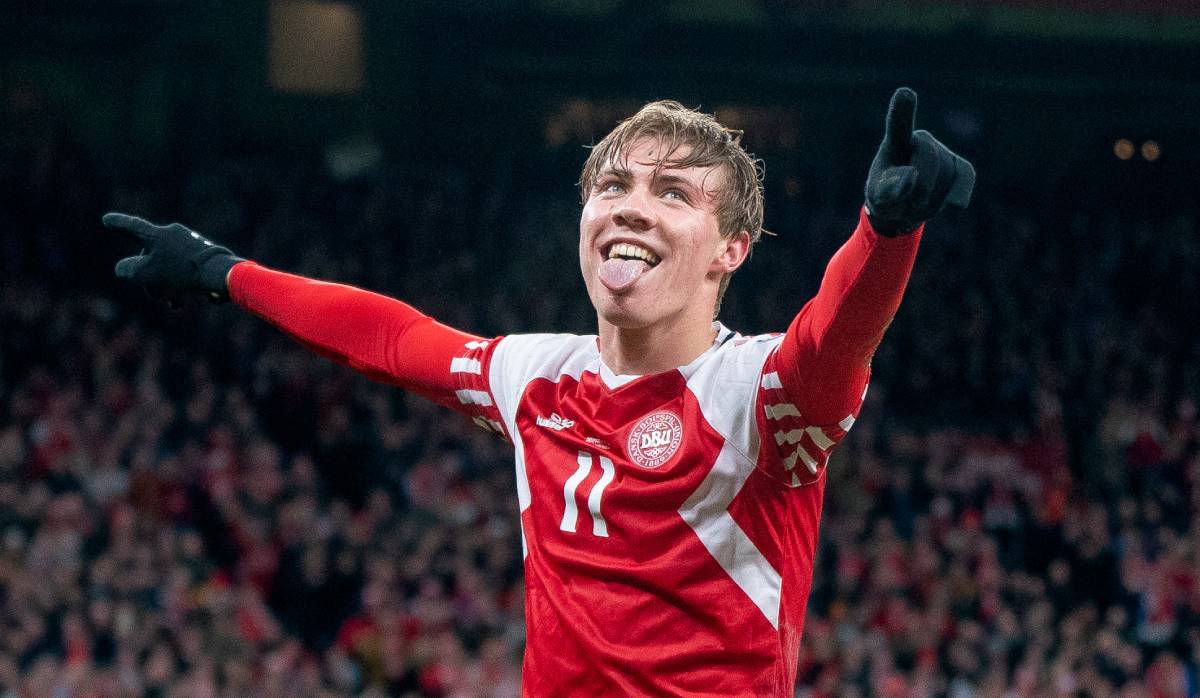 Højlund celebrates after scoring vs Finland