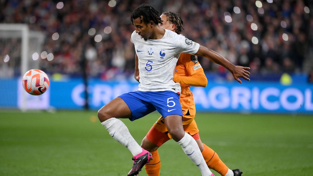 Jules Koundé durante el Francia vs Países Bajos 