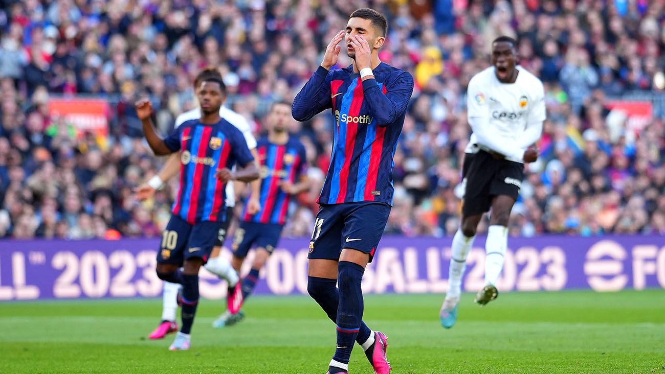 Ferran Torres y Ansu Fati durante el partido ante el Valencia