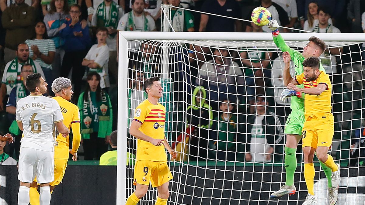 Ter Stegen en una acción del Elche vs Barça