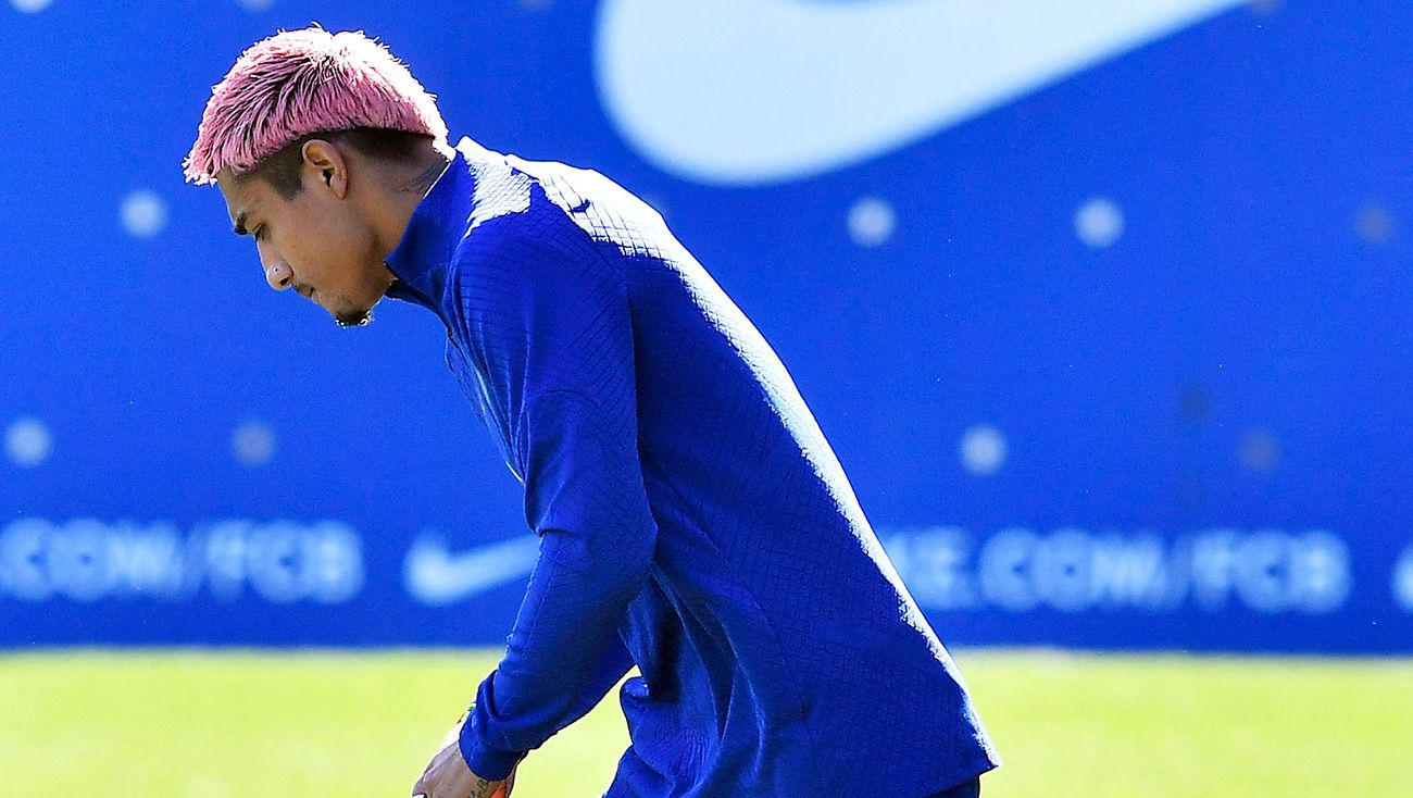 Julian Araujo durante un entrenamiento con el Barça