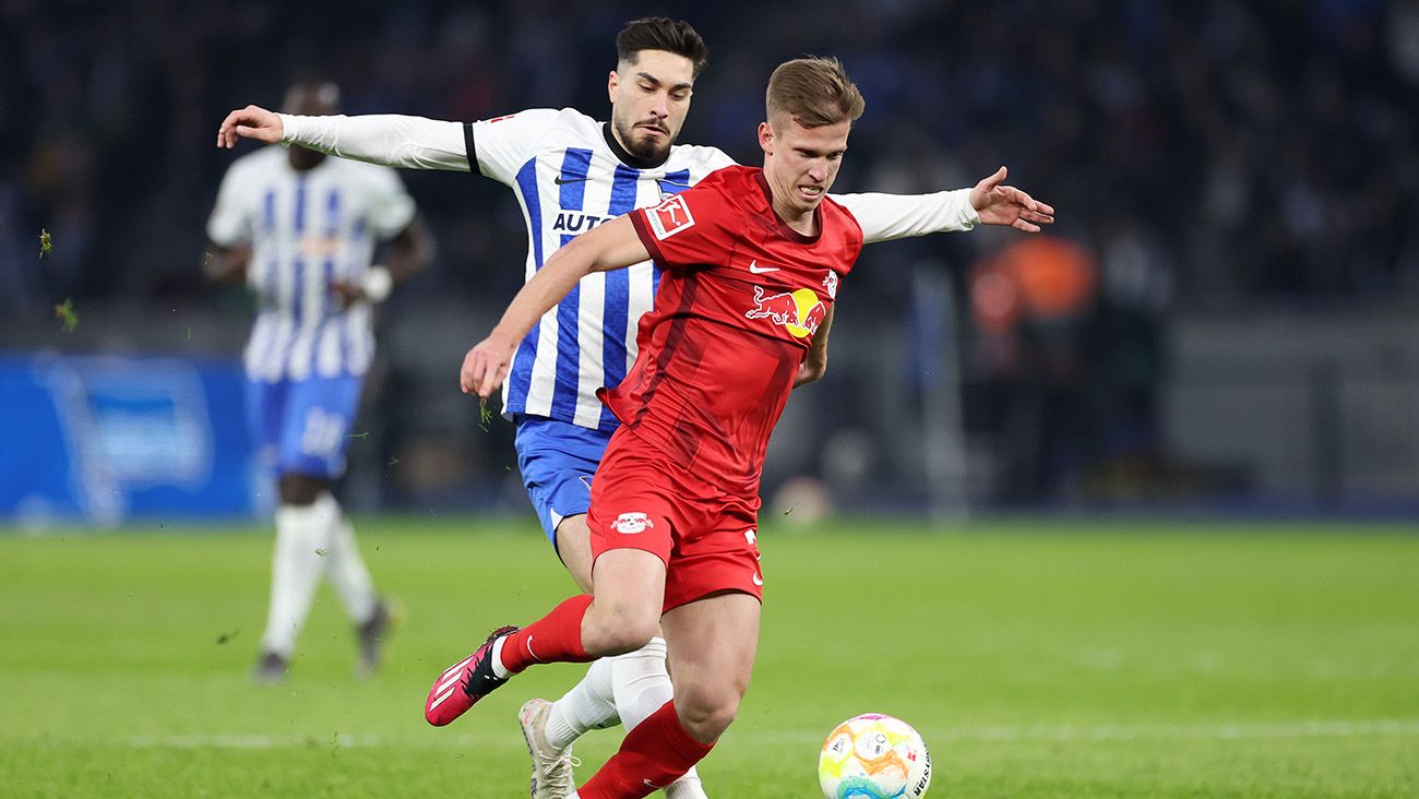 Dani Olmo in a match with RB Leipzig