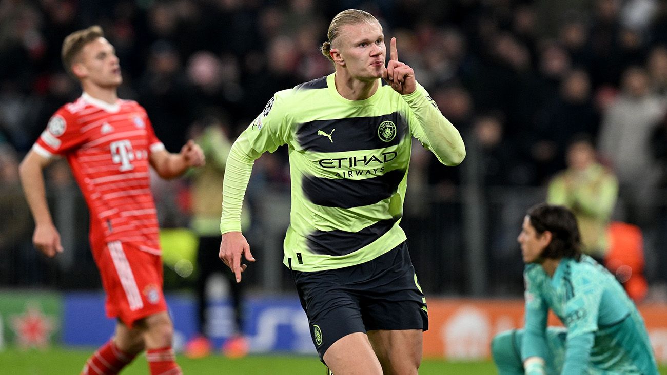 Erling Haaland celebrates his goal in Munich against Bayern (1-1)