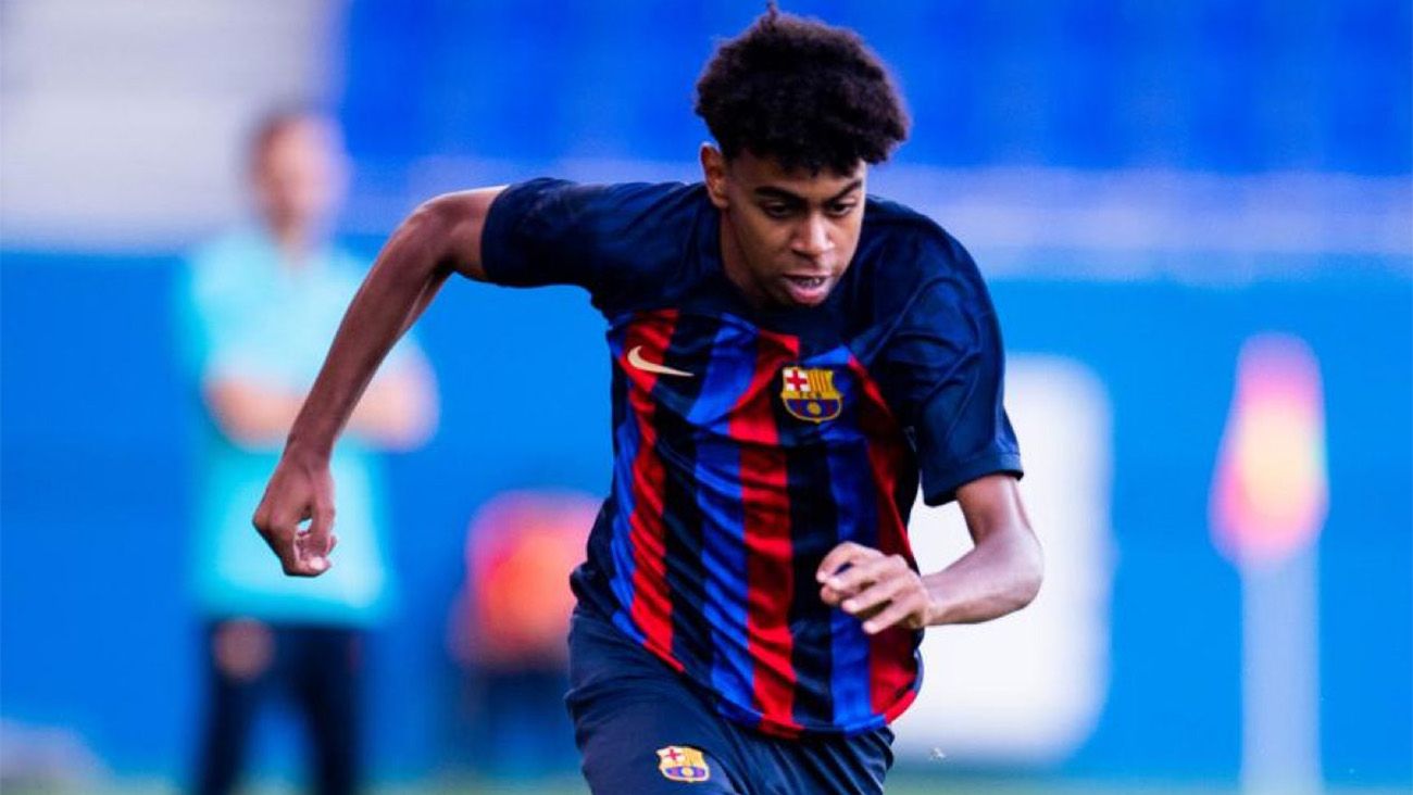 Lamine Yamal in a match with Juvenil A of Barça