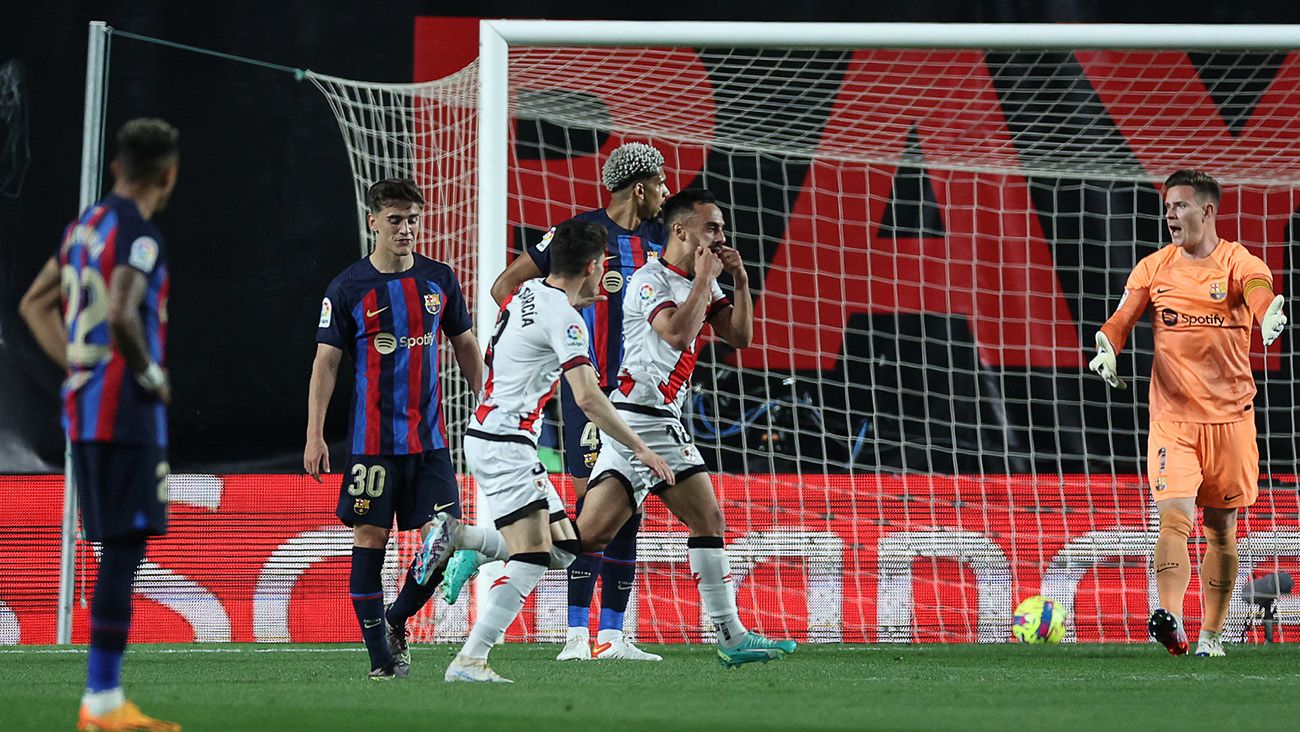 Gavi se lamenta tras el primer gol del Rayo (2-1)