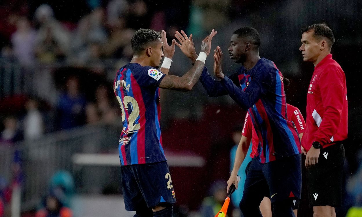 Raphinha y Dembélé en el partido contra el Real Betis