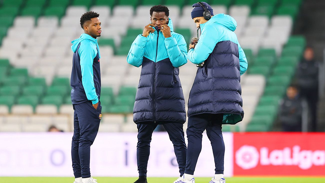 Ansu Fati y Franck Kessie en la previa de un partido con el FC Barcelona