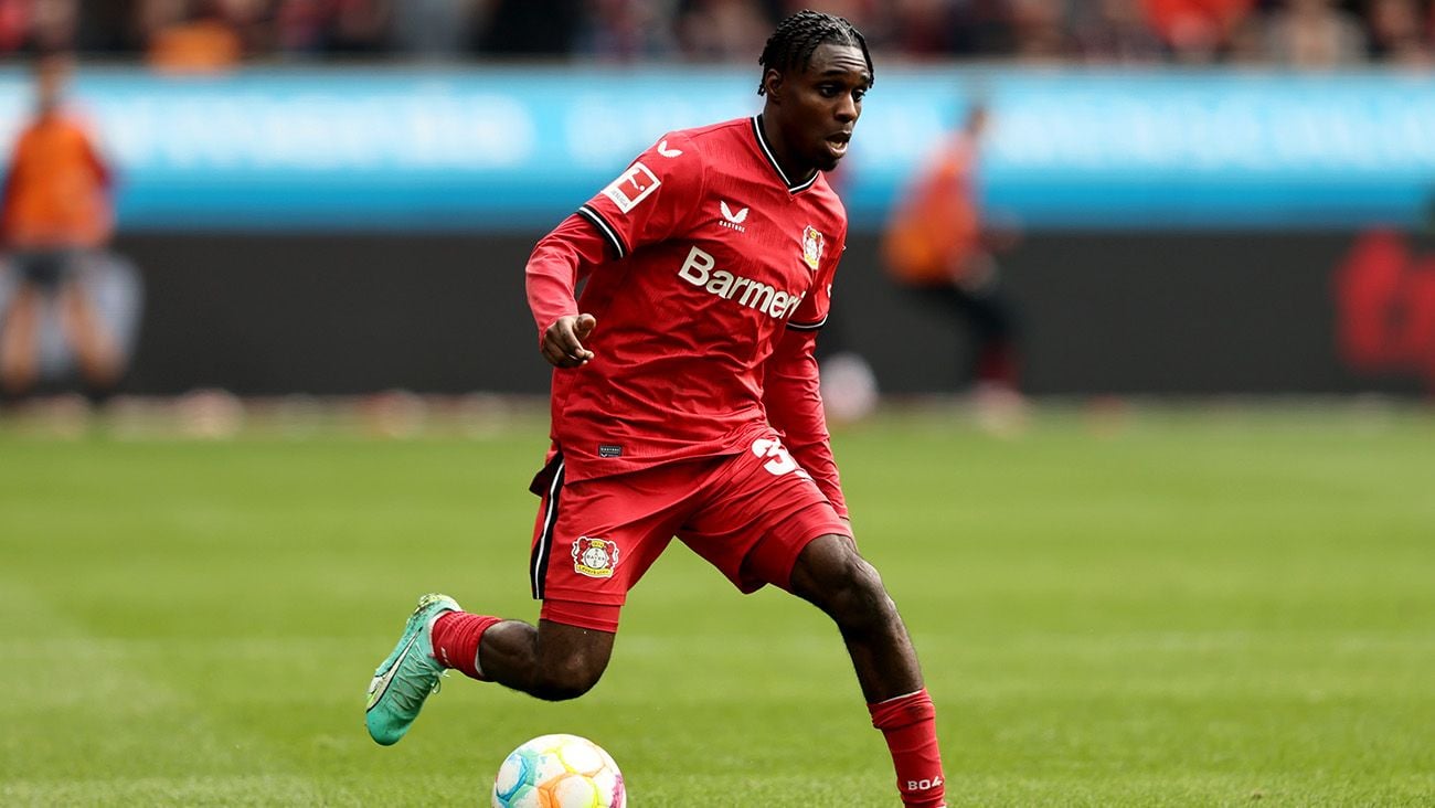 Jeremie Frimpong in a match with Bayer Leverkusen