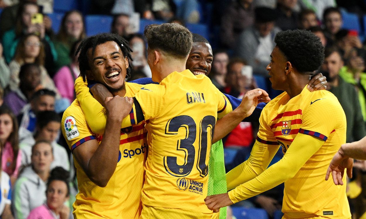 Koundé, Gavi y Balde celebran un gol del FC Barcelona